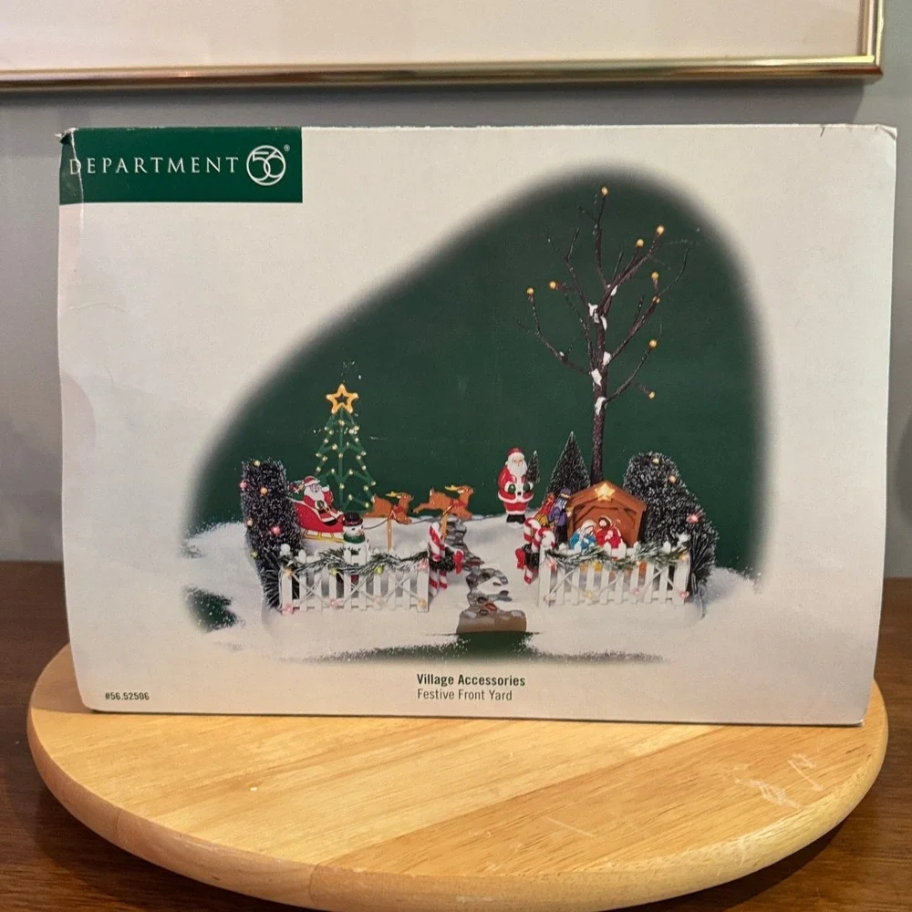 Department 56 Festive Front Yard Village Accessory 52506 Lighted w/ Box Dept 56